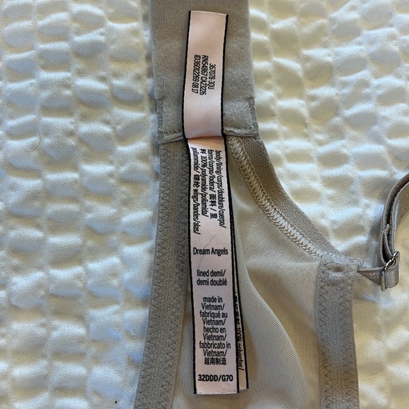 Victoria’s Secret Dream Angels Collection bra 32DDD in excellent condition. - Picture 3 of 4